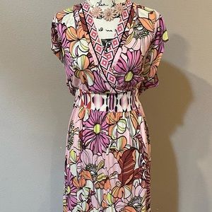 Beautiful floral, maxi dress, ties behind neck.